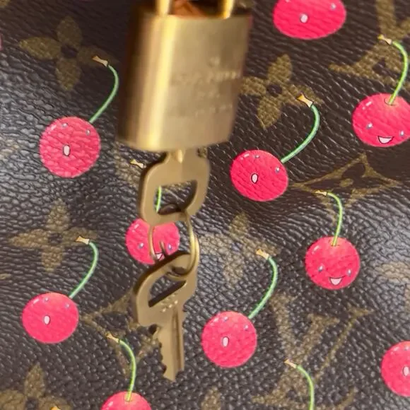 Louis Vuitton Monogram Cherries Speedy 25 - Picture 3 of 16